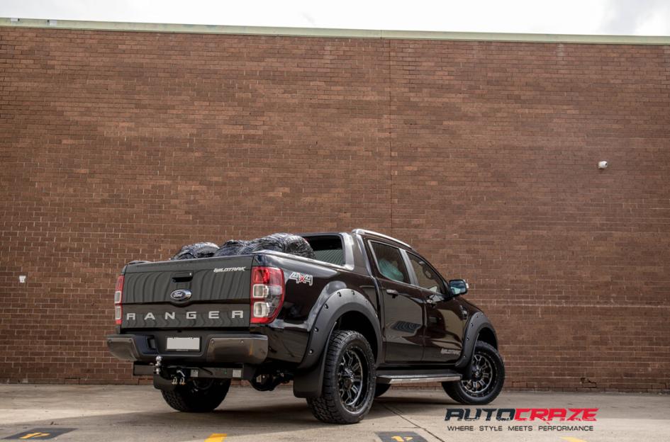 FORD RANGER CRUSH GLOSS BLACK DOUBLE DARK TINT